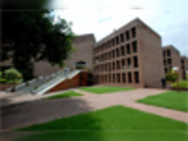 A Walk Through IIM Ahmedabad - Experience Ahmedabad