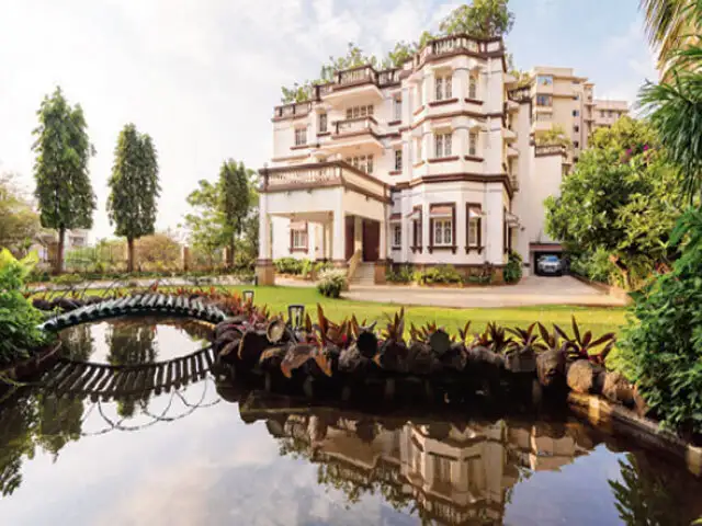 Mumbai S Largest Ever Property Deal Kumar Mangalam Birla To Pay Rs 425 Crore For Sea Facing Jatia House The Economic Times Kõik 1006 lennufirmade pakkumised ühes kohas.