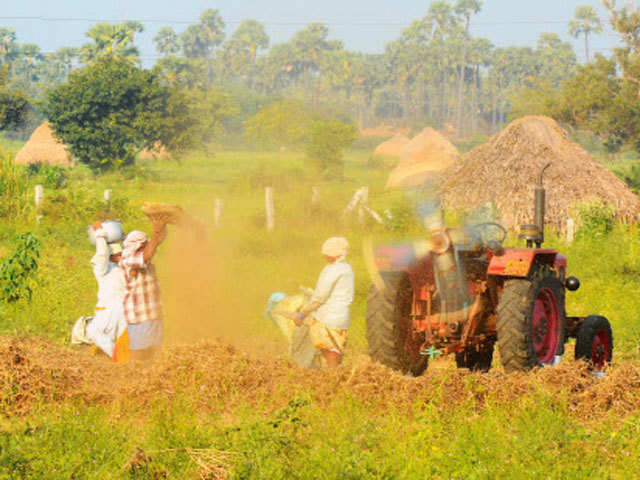 Government aims to bring 50% farmers under PMFBY in next few years - The Economic Times
