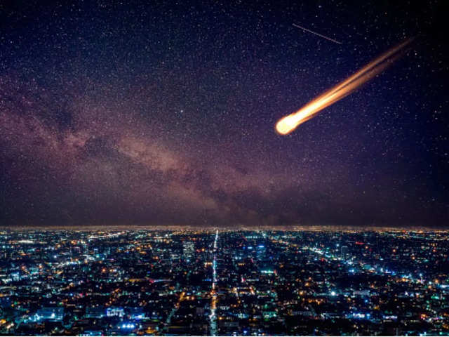 Katastrofa  Meteor-fireball-mesmerizes-people-in-us-details-here