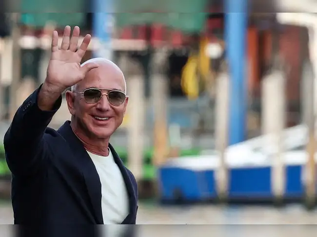 Image for Jeff Bezos spoke to Trump as he tries to seeks more government contracts for Blue Origin: Report