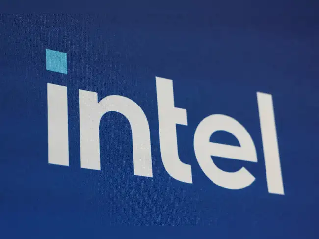 Intel's new manufacturing tech enters initial production - The Economic ...