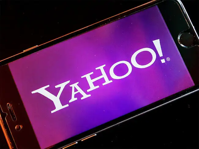 Yahoo hit by technical glitch - The Economic Times