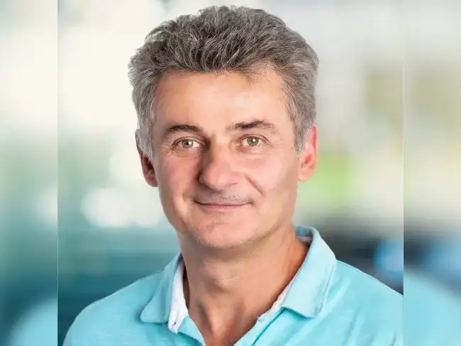 snowflake acquires neeva: Cloud data warehousing firm Snowflake ...