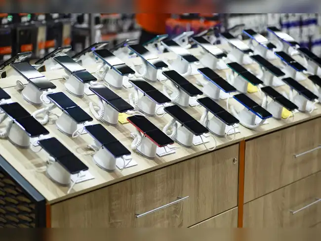 Image for China's Q2 smartphone shipments down 2.4%, says Counterpoint