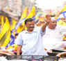 Jantar Mantar turns yellow-blue as hundreds rally behind Arvind Kejriwal, declare him 'one of them'