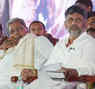 Siddaramaiah-Shivakumar drama intensifies as Vokkaliga seer publicly asks Karnataka CM to step down